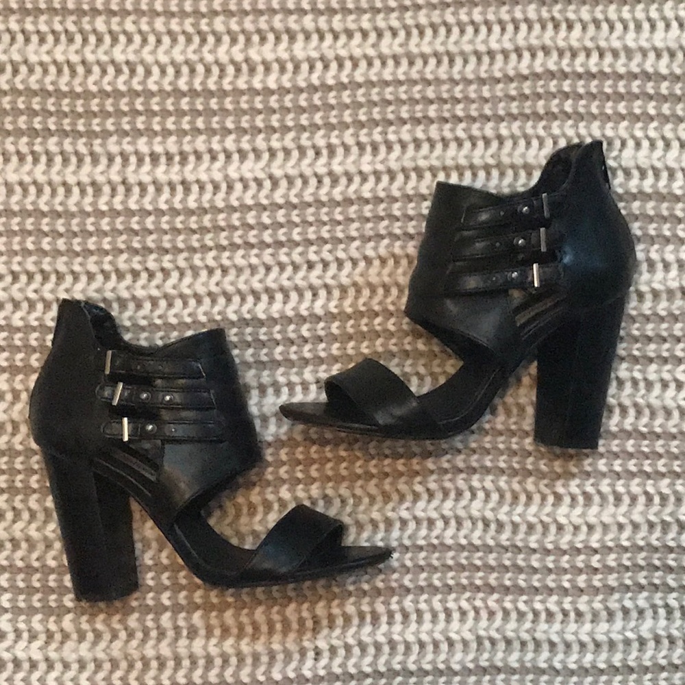 Black Steve Madden block heels